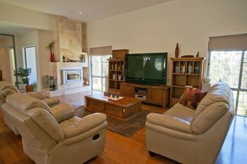 Moonee Beach Executive Retreat - Redcliffe Tourism 25