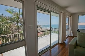Emerald Views - Redcliffe Tourism 8