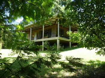 Bellthorpe Stays - Redcliffe Tourism 1