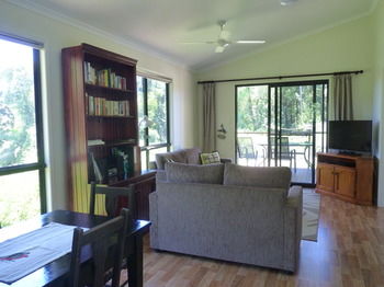 Bellthorpe Stays - Redcliffe Tourism 15