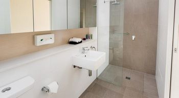 Hamilton Executive Apartments - Redcliffe Tourism 10