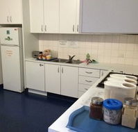 22 Travellers Accommodation - Hostel - Redcliffe Tourism
