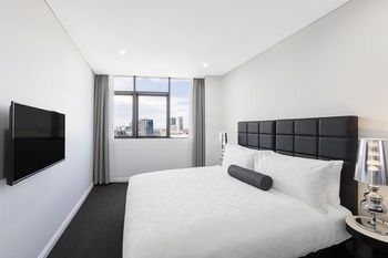 Meriton Serviced Apartments Church Street - Redcliffe Tourism 14