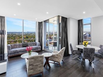 Meriton Serviced Apartments Church Street - Redcliffe Tourism 24