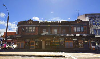 Annandale Hotel - Redcliffe Tourism 28