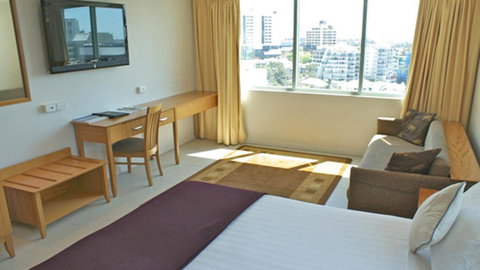 BEST WESTERN Astor Metropole Hotel And Apartments - Redcliffe Tourism 1