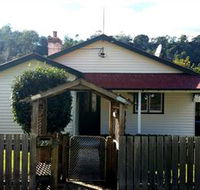 Brothers Town Cottage - Redcliffe Tourism