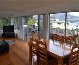 Amos Cottage - Redcliffe Tourism 1