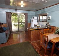 Crayfish Creek Van and Cabin Park and Spa Treehouse - Redcliffe Tourism