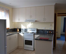 All Inn Strahan Holiday Units - Redcliffe Tourism 3