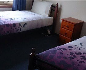 All Inn Strahan Holiday Units - Redcliffe Tourism 5