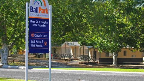 Ball Park Caravan Park - Redcliffe Tourism 0