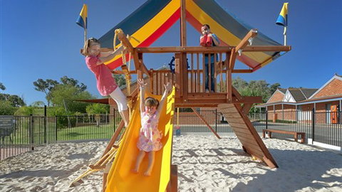 Comfort Inn & Suites Blazing Stump - Redcliffe Tourism 8