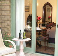 Forlonge Bed  Breakfast - Redcliffe Tourism