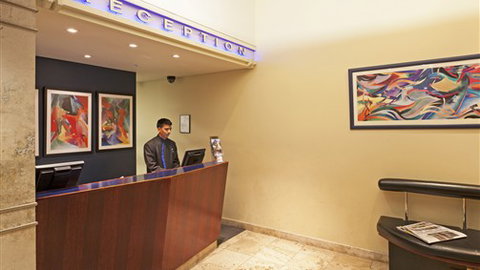 Hotel Causeway - Redcliffe Tourism 1