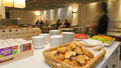 Hotel Causeway - Redcliffe Tourism 5