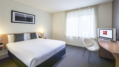 Ibis Melbourne Hotel And Apartments - Redcliffe Tourism 0