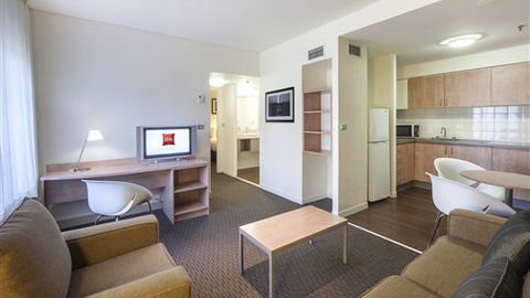 Ibis Melbourne Hotel And Apartments - Redcliffe Tourism 1