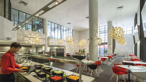 Ibis Melbourne Hotel And Apartments - Redcliffe Tourism 3