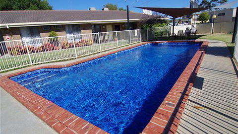 Jacaranda Motel & Holiday Units - Redcliffe Tourism 0