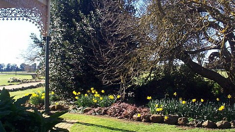 Abergeldie Bed & Breakfast - Redcliffe Tourism 0