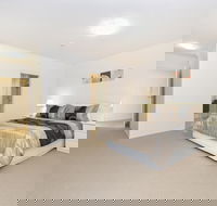 On the Bay Apartments - Redcliffe Tourism