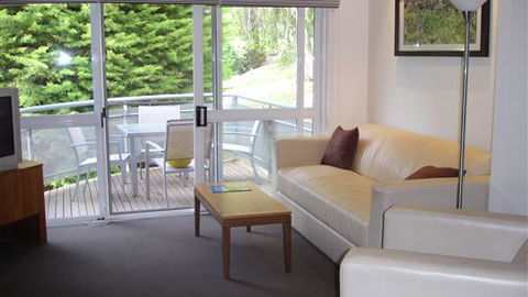 Kunala Chalet - Pinnacle Valley Resort - Redcliffe Tourism 0