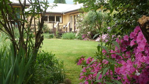 Annie's Garden Retreat - Redcliffe Tourism 1