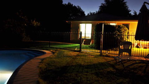 Annie's Garden Retreat - Redcliffe Tourism 5