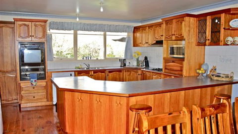 Annie's Garden Retreat - Redcliffe Tourism 4
