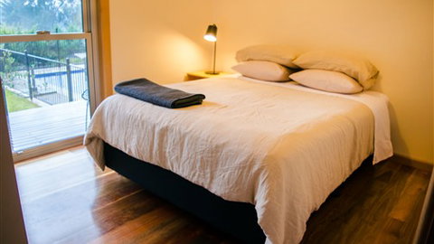 Leader Reef Luxury Accommodation - Redcliffe Tourism 1