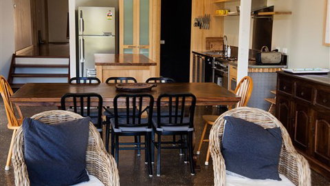 Leader Reef Luxury Accommodation - Redcliffe Tourism 6