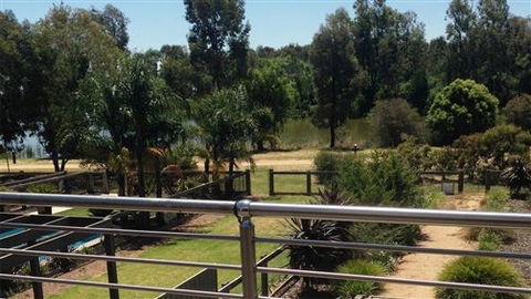 Villa Tarni 17 - Redcliffe Tourism 4