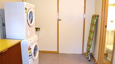 Creekside Holiday Home Rental - Redcliffe Tourism 5