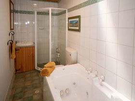 Karinga Park Coach House - Redcliffe Tourism 3