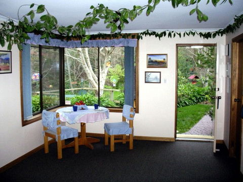 Adelaide Hills Bed & Breakfast Accommodation - Redcliffe Tourism 0