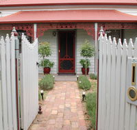 Airleigh Rose Cottage - Redcliffe Tourism