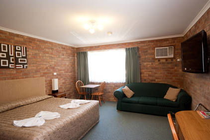 Allan Cunningham Motel And Old Wagon Restaurant - Redcliffe Tourism 0