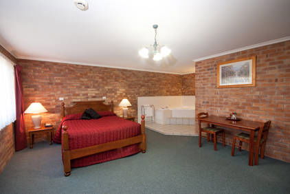 Allan Cunningham Motel And Old Wagon Restaurant - Redcliffe Tourism 2