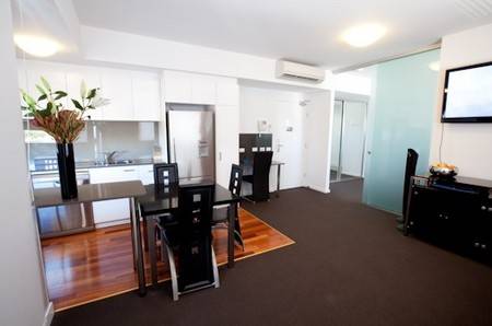 B7 Honeysuckle Apartments - Redcliffe Tourism 0