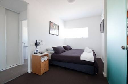 B7 Honeysuckle Apartments - Redcliffe Tourism 4