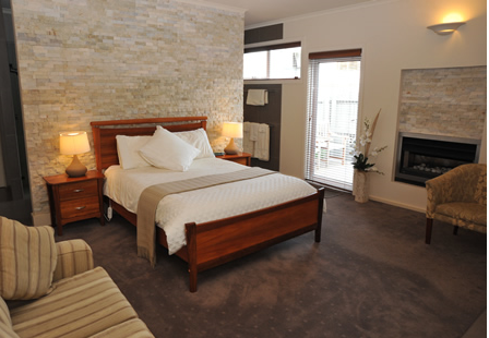 Captain's at the Bay - Redcliffe Tourism