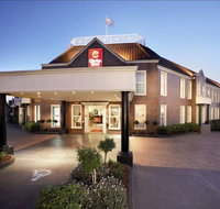 Canterbury International Hotel - Redcliffe Tourism