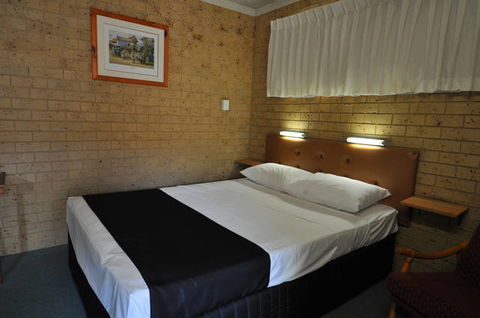 Coast Inn Motel - Redcliffe Tourism 1