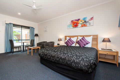 Motel On A Beckett - Redcliffe Tourism 3