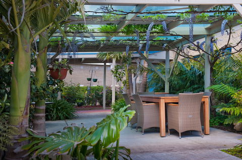 Motel On A Beckett - Redcliffe Tourism 7