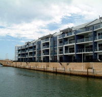Dolphin Quay Apartment Hotel - Redcliffe Tourism