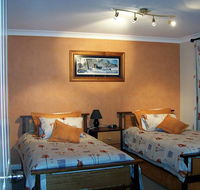Elm Cottage - Tumut - Redcliffe Tourism