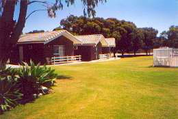 Highview Holiday Village Caravan Park - Redcliffe Tourism 0