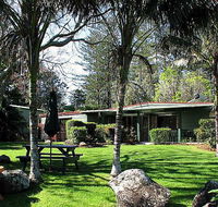 Kentia Holiday Accommodations - Redcliffe Tourism